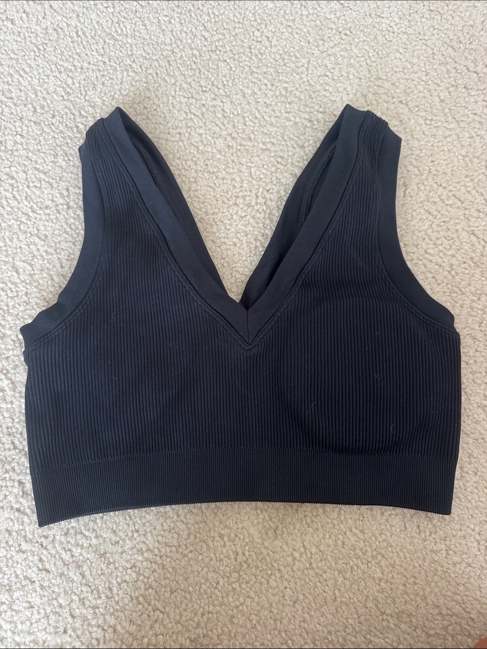 Seamless Ribbed V-Neck Bralette - Black
